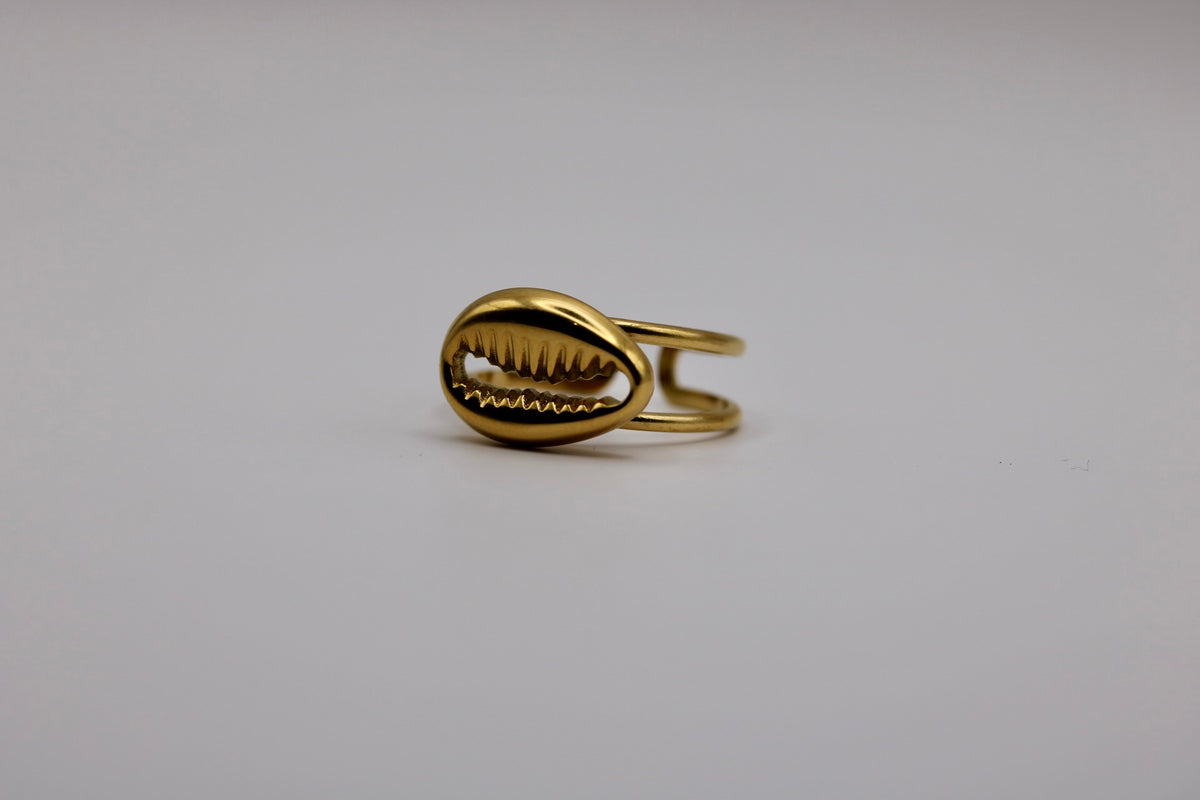 Chris' Cowrie Ring