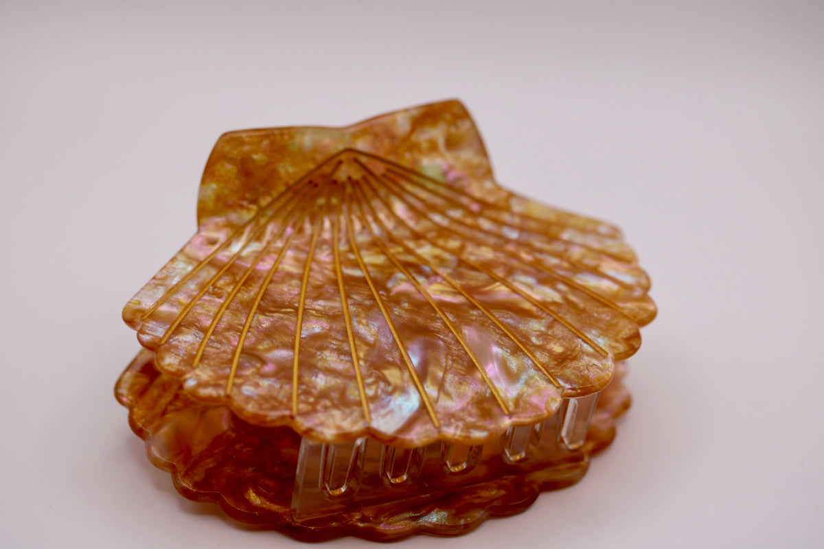 Treasure Cove Scallop Hair Clip