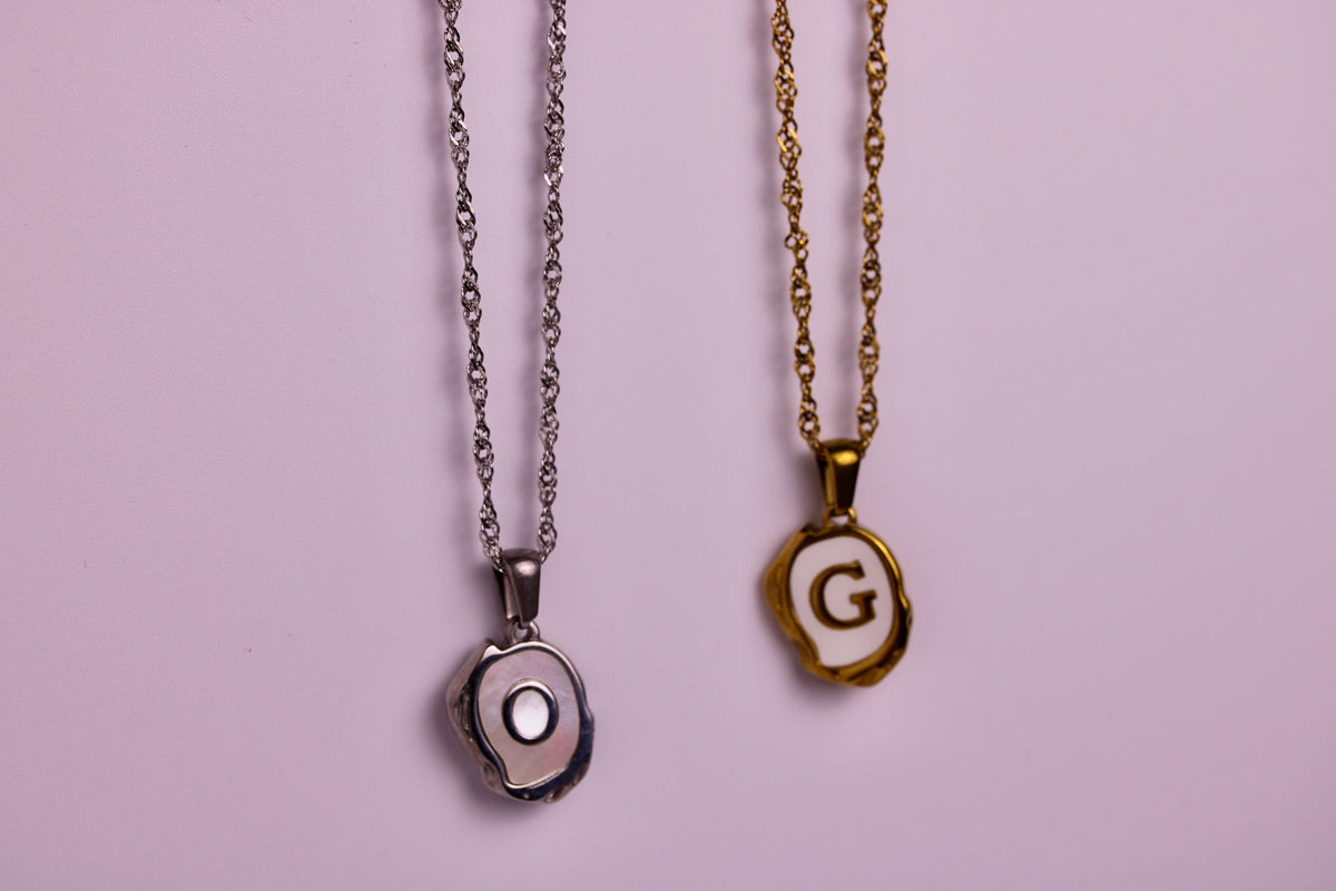 The Seaside Initial Necklace - Singapore Chain Edition