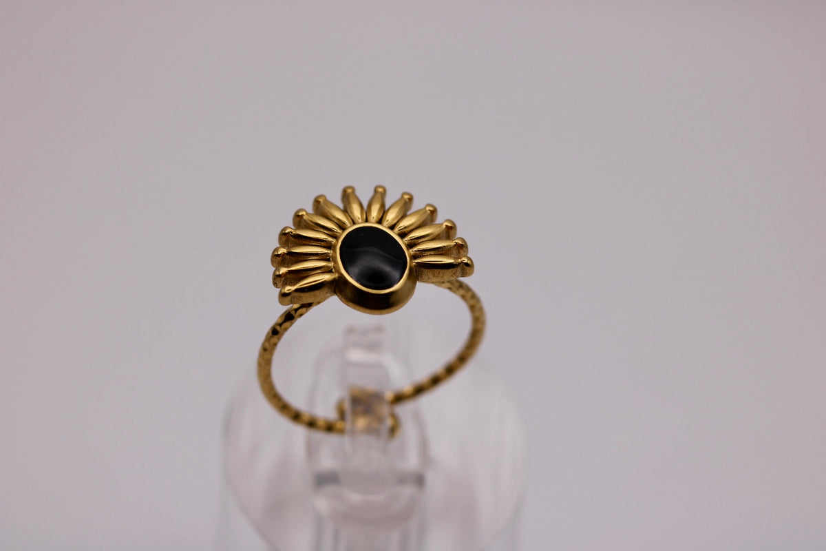 Sandspun Ring in White + Black