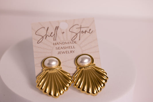 Golden Crest Scallop Studs