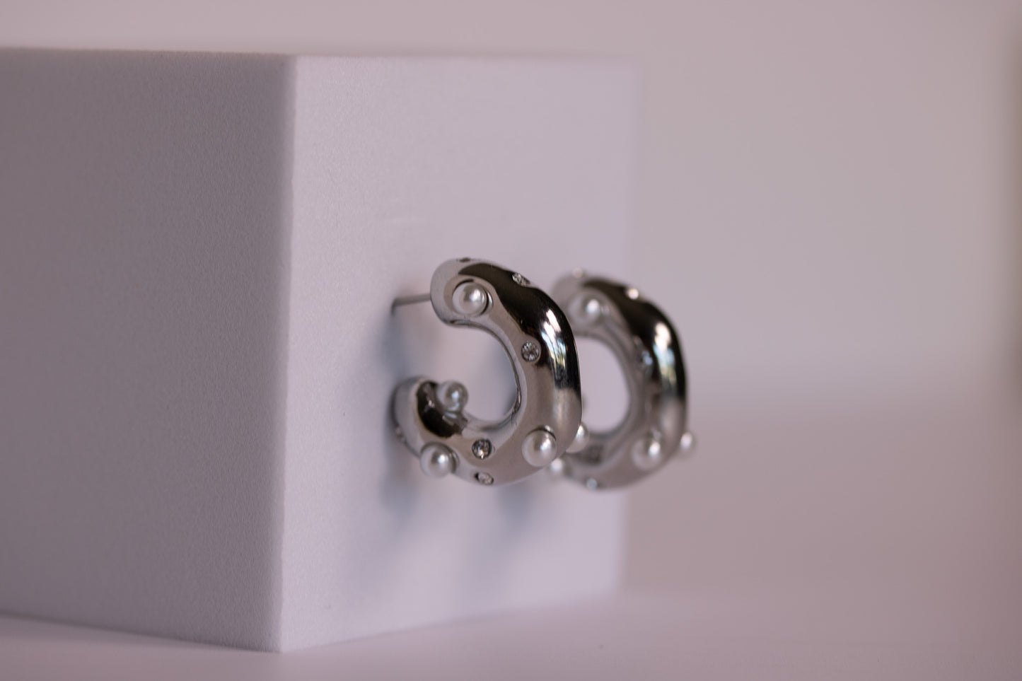 Shimmer Crest Hoops — Pearl Glow in Silver + Gold