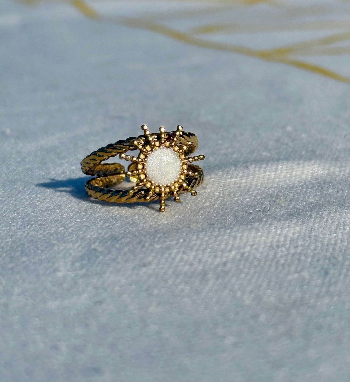 Sunwashed Ring in Black + White