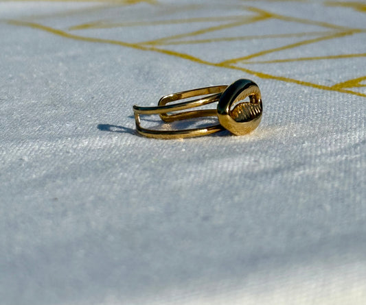 Chris' Cowrie Ring