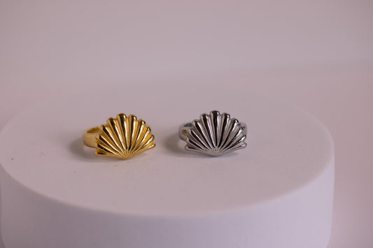 Half Scallop Bay Ring in Silver + Gold