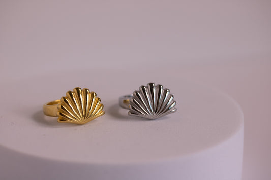 Half Scallop Bay Ring in Silver + Gold