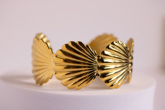 Adria Shell Bangle