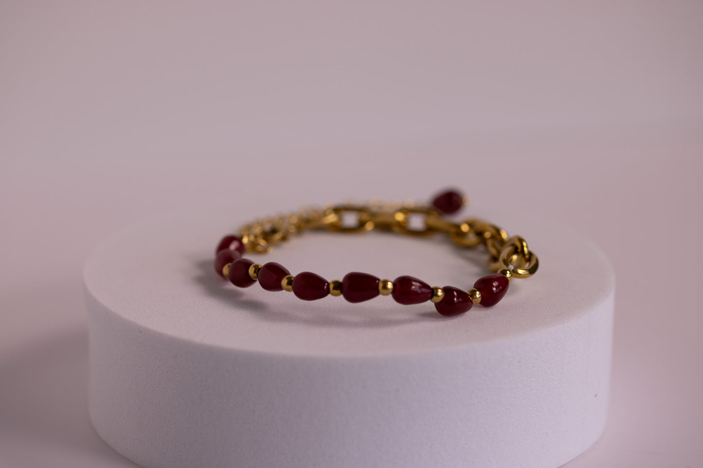 The Maren Garnet Chain Bracelet