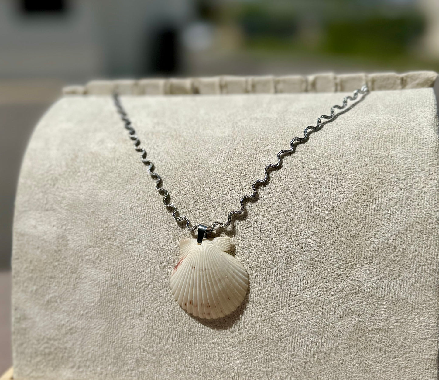The Ripple Necklace- Cream Seashell Silver + Gold