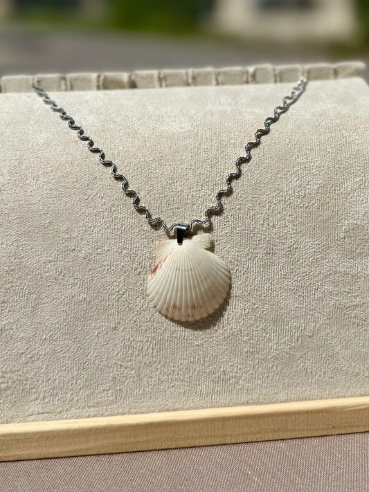 The Ripple Necklace- Cream Seashell Silver + Gold