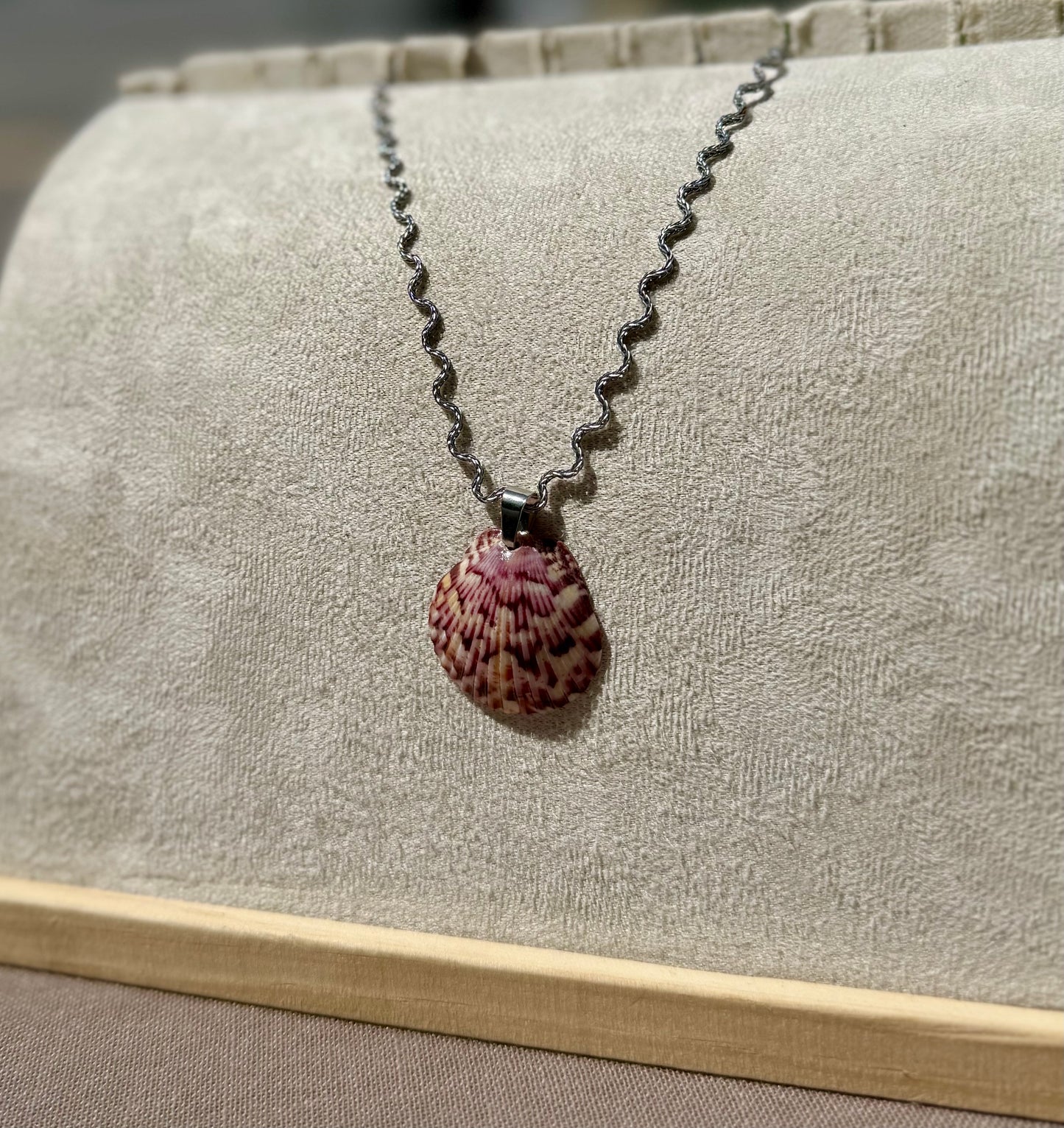 The Silver Ripple Necklace - Cali Merlot Seashell Edition