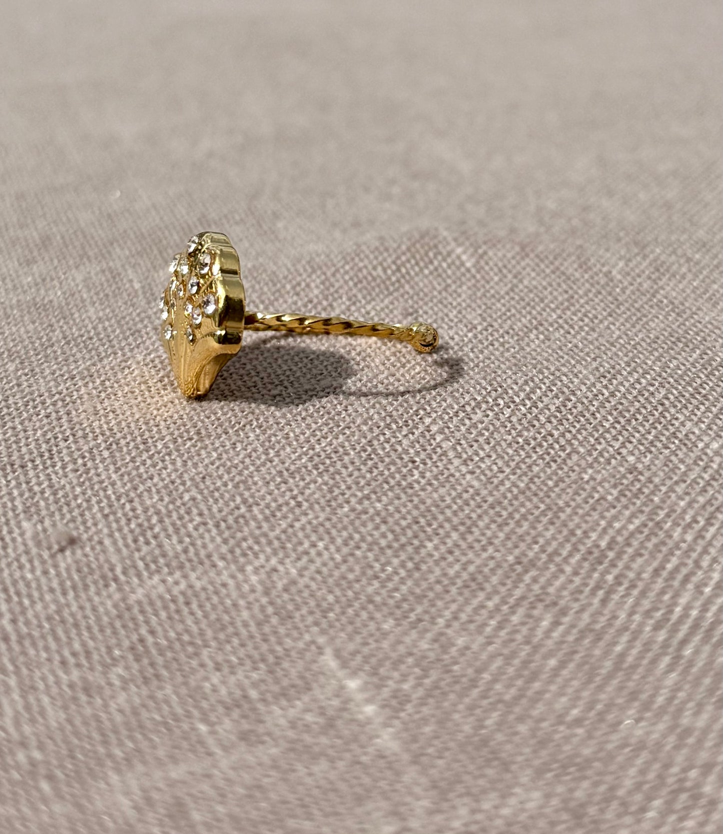 Stoned Scallop Ring