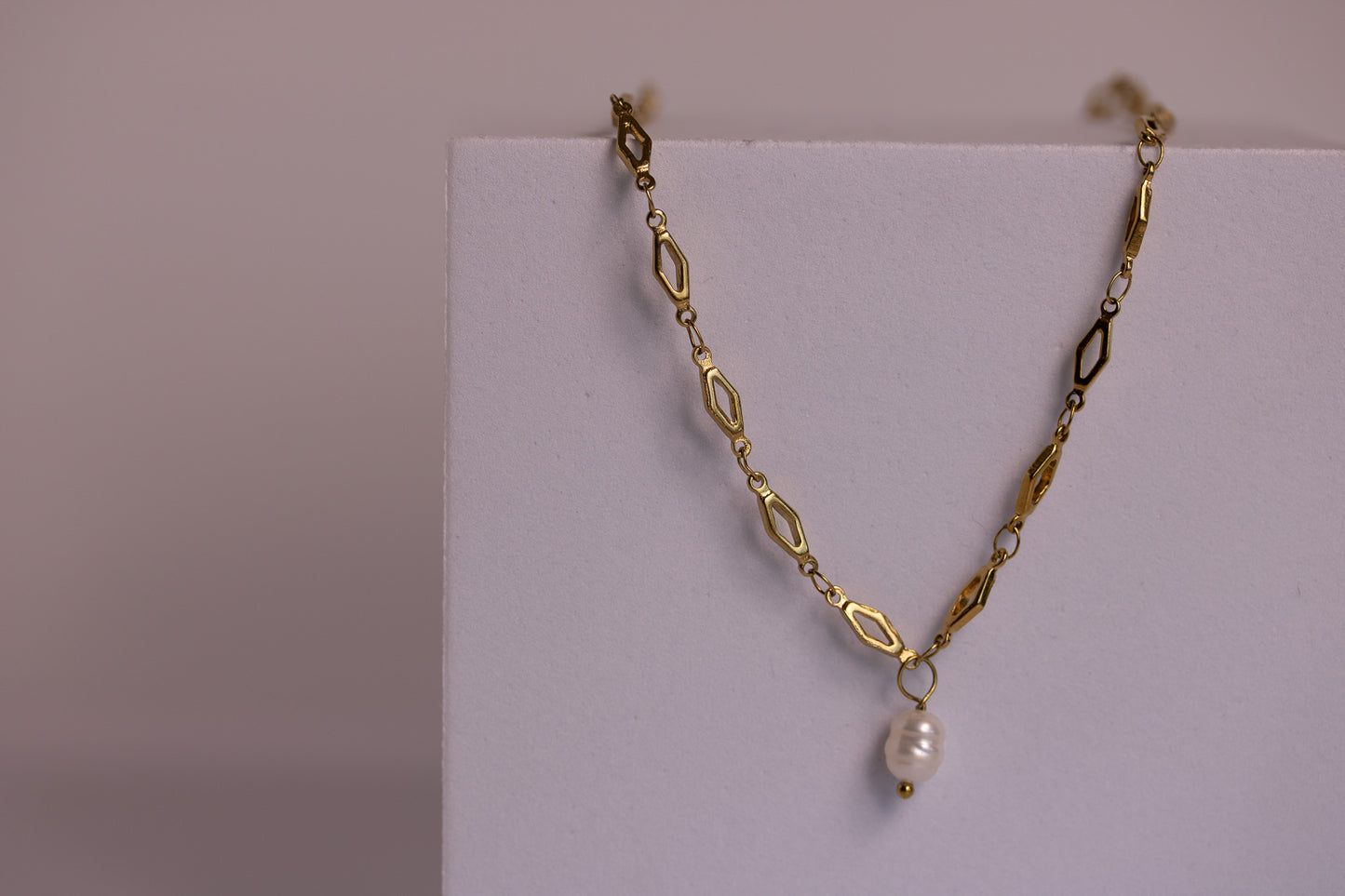 Honeycomb Pearl Necklace