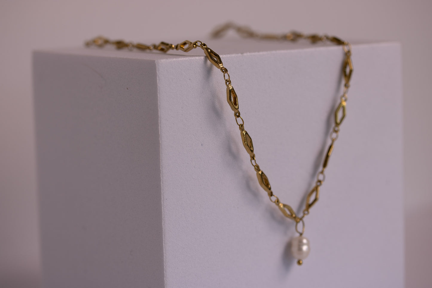 Honeycomb Pearl Necklace