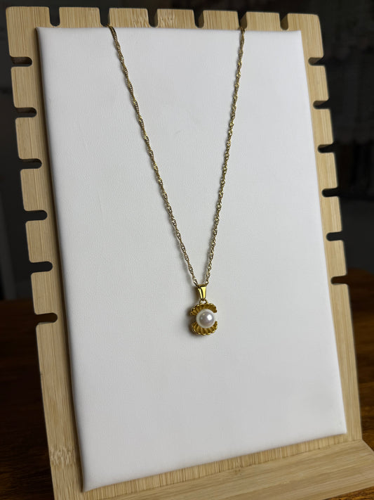 Clam Shell Necklace