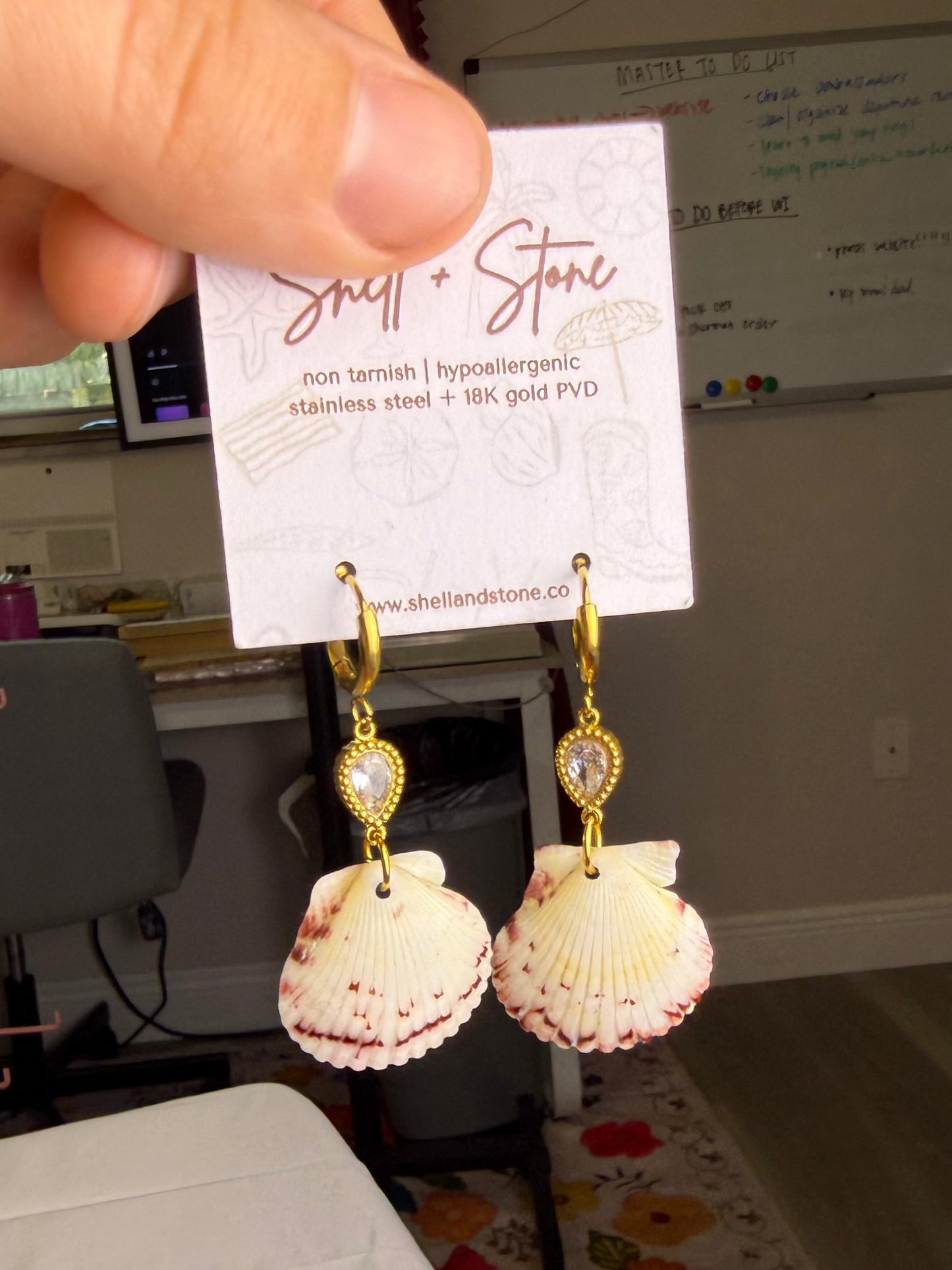 Vintage Inspired Seashell Earrings - Gold