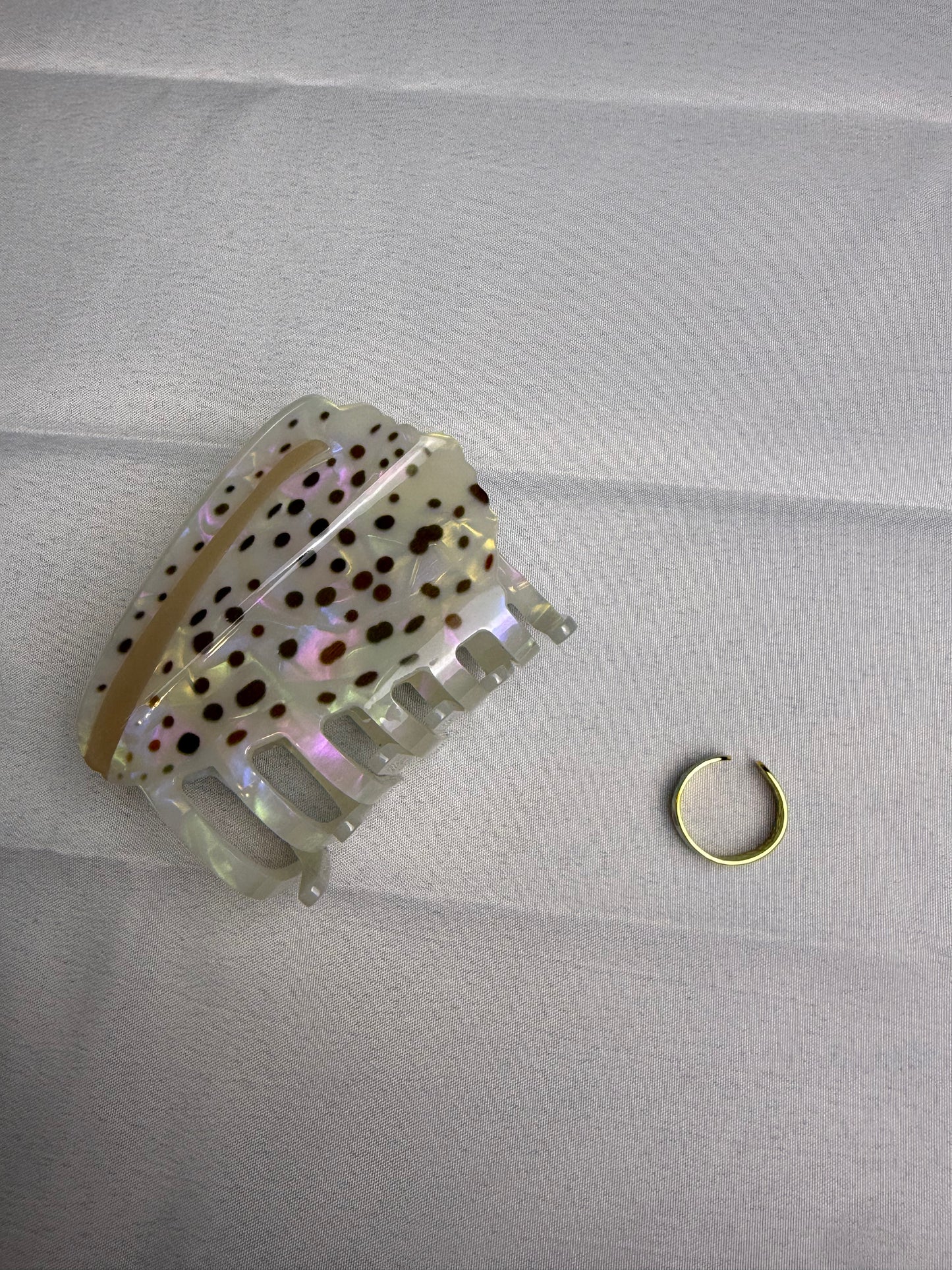 Flea Cone Large Hair Clip