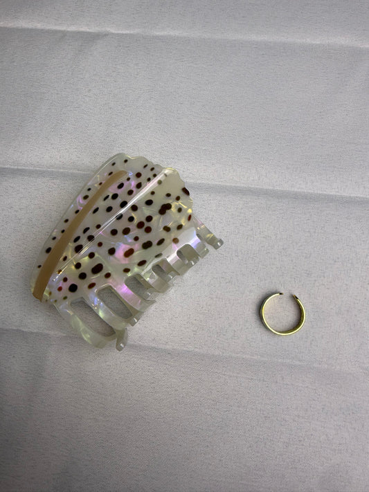 Flea Cone Large Hair Clip