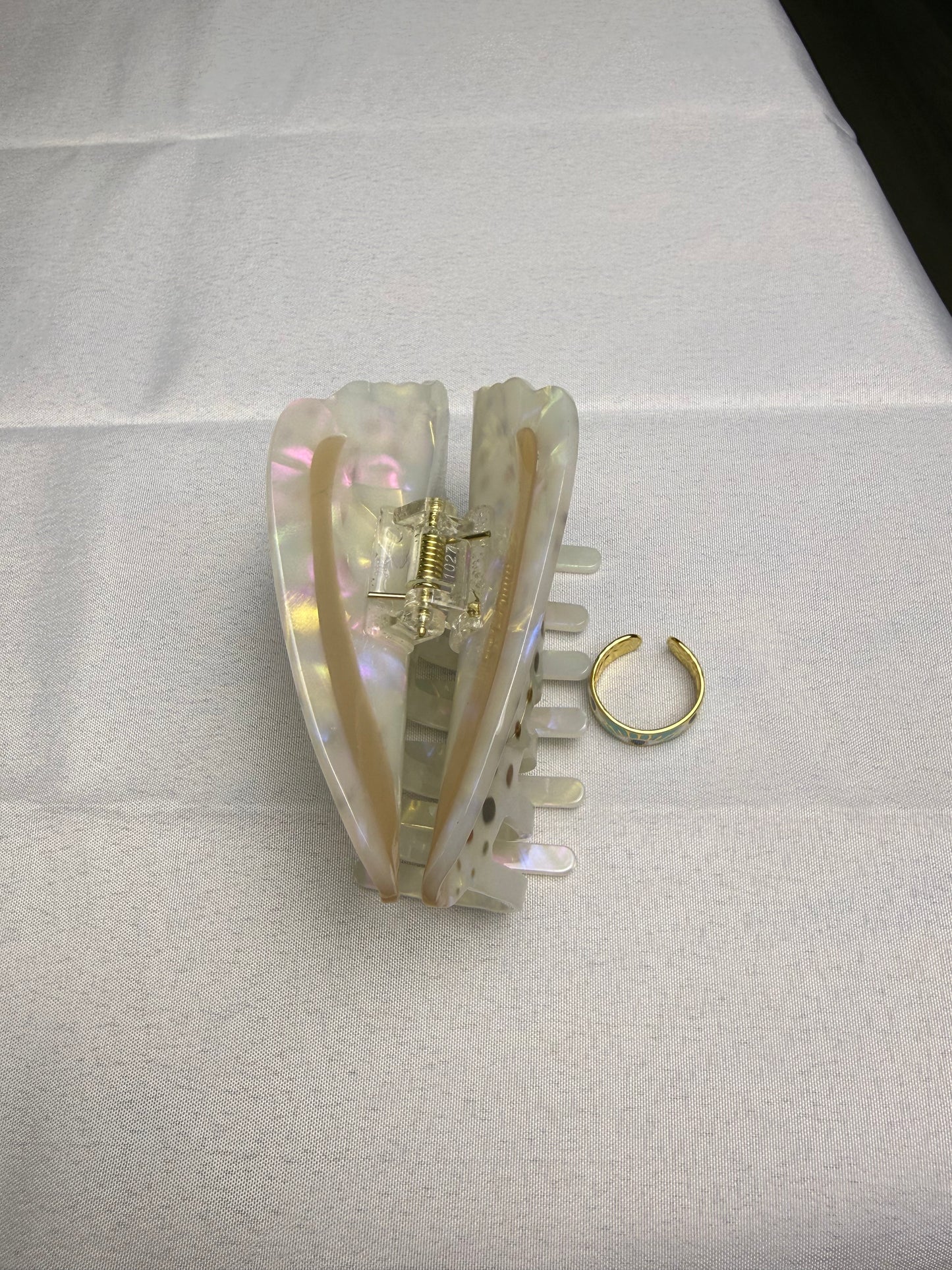 Flea Cone Large Hair Clip