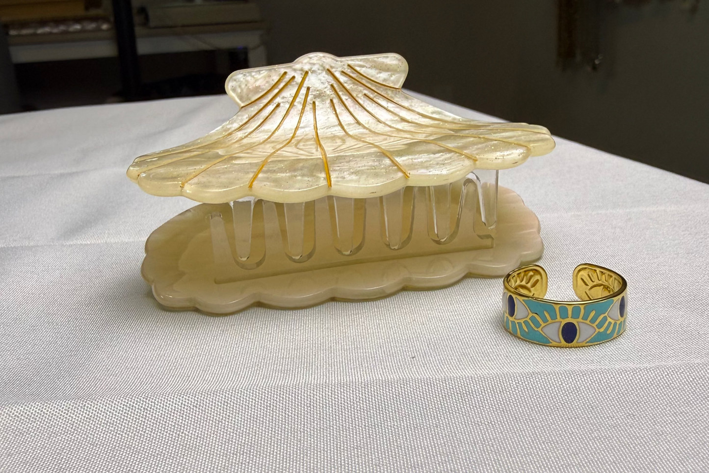 Clam Hair Clip