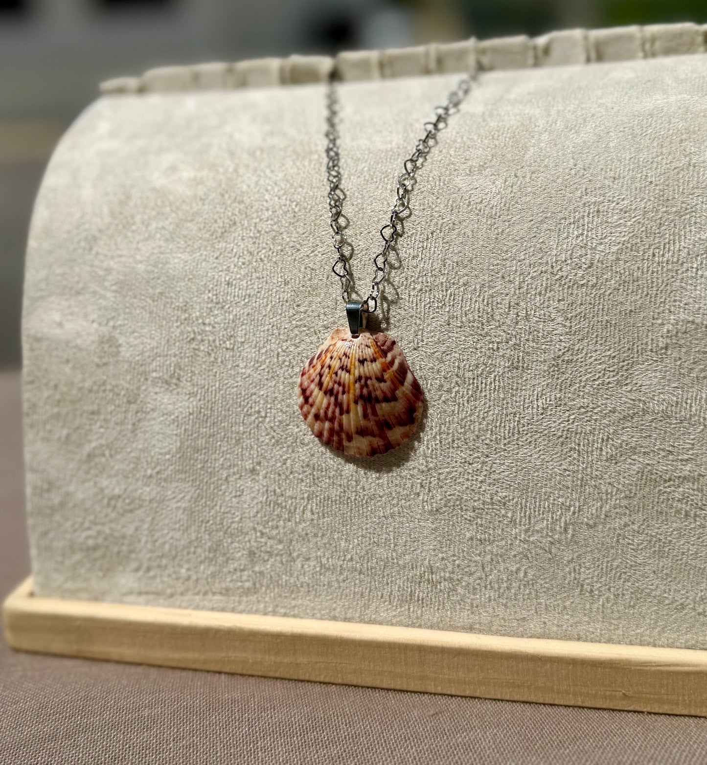 The Silver Lover Necklace - Amber Reef Seashell Edition