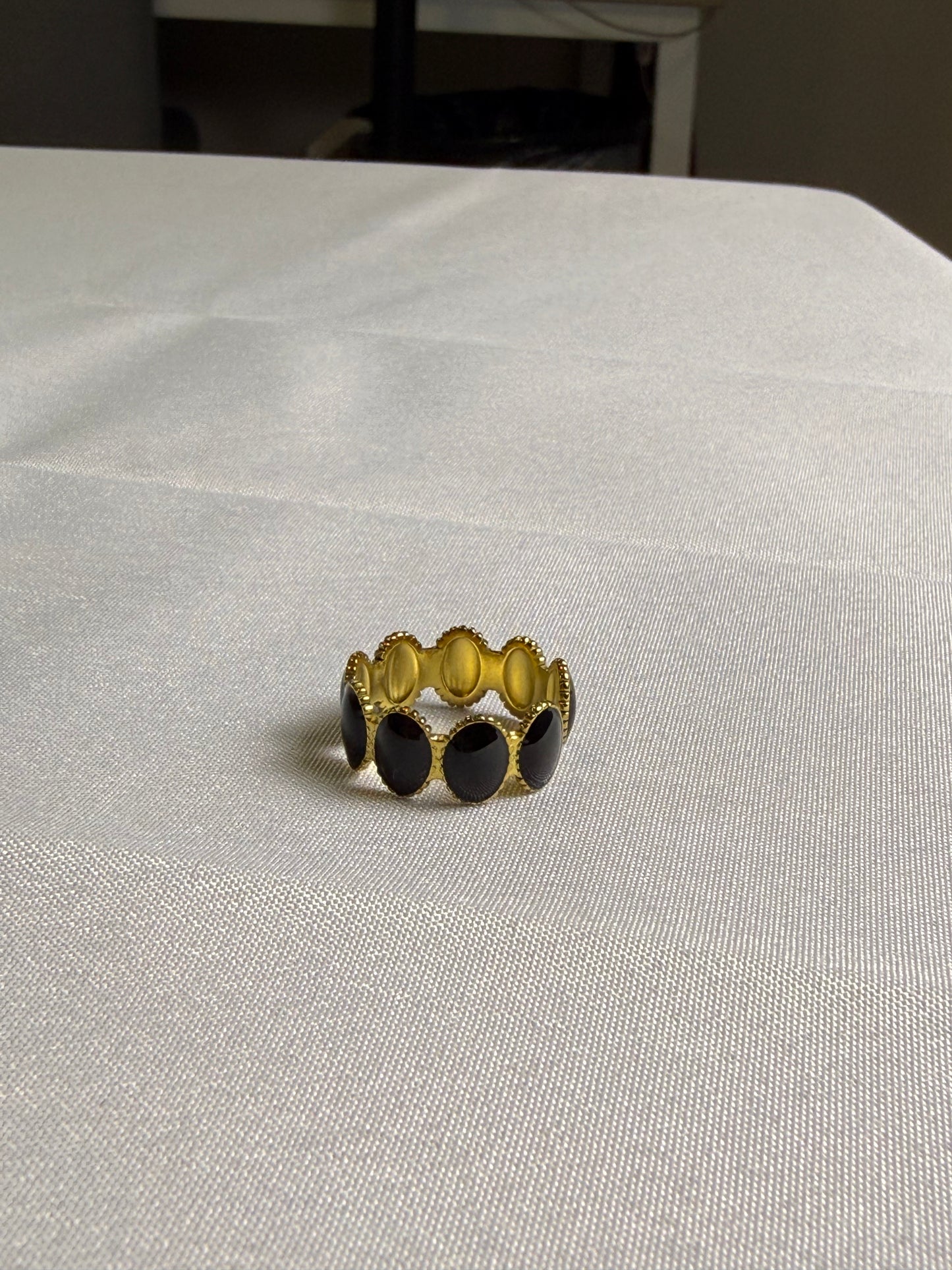 Noir Oval Band Ring