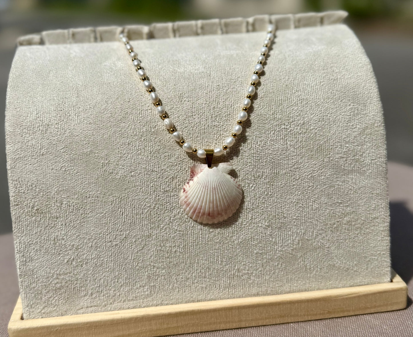 The Pearl Puddles Necklace - Oyster Glow Seashell Edition