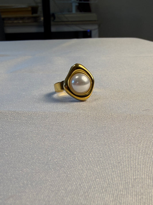 Rhombus Pearl Ring