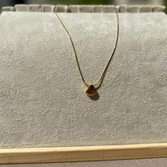 Gabby Scallop Necklace