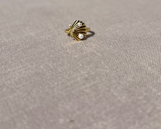 Elevated Scallop Ring