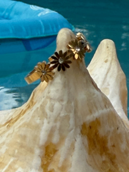 Coastal Daisy Ring in Silver + Gold